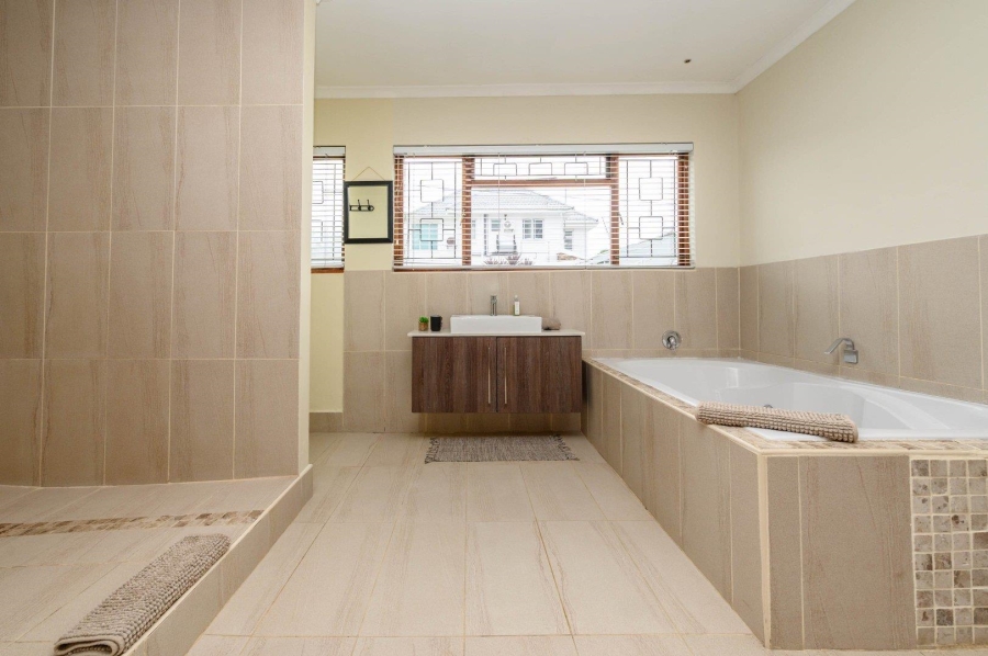 5 Bedroom Property for Sale in Mill Park Eastern Cape